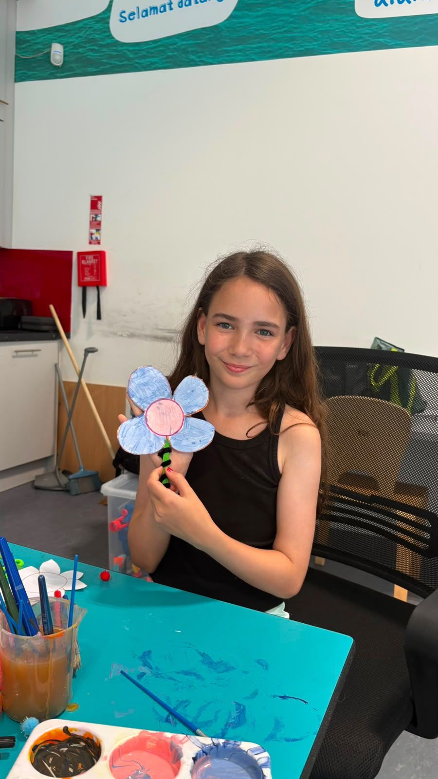Children enjoying craft flower 2 at Active Minds